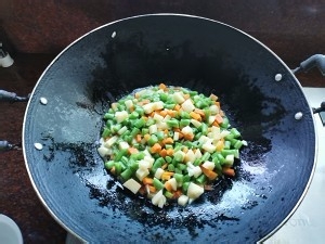 如何做出好吃的豆角焖饭