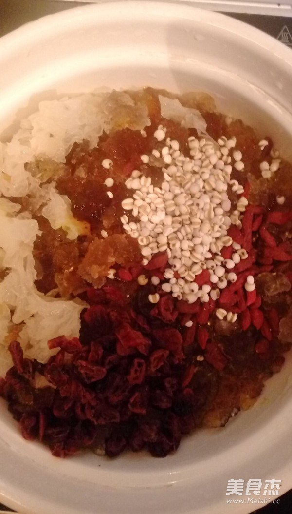 桃胶薏米羹的做法