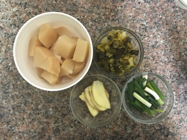 暖胃生津 酸菜鹅掌亦火锅#竹木火锅，文艺腹兴#