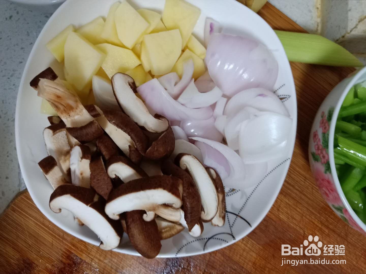 如何做出美味的鸡公煲