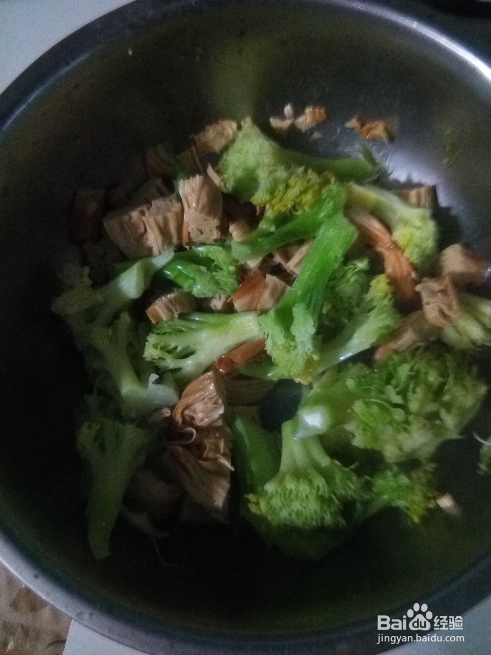 西兰花拌鸡汁豆腐