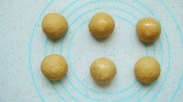 怎样做漂亮的咖啡花朵小面包？