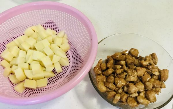 咖喱鸡肉杏鲍菇饭