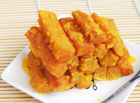 教你蛋黄焗南瓜的做法，好看又美味，快来学学吧！