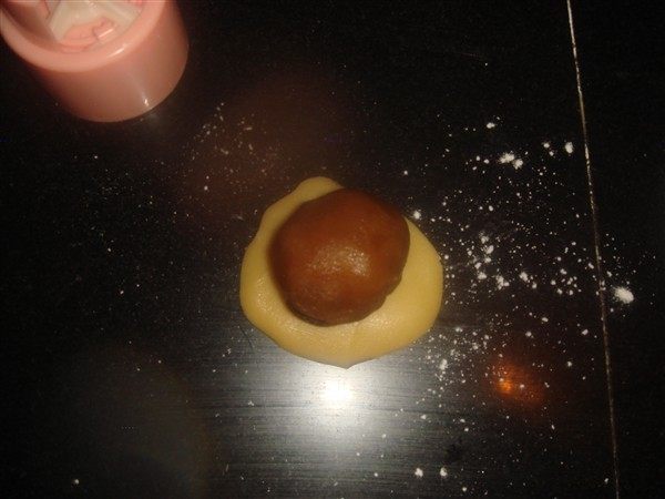 莲蓉蛋黄月饼的做法,味道好极了!