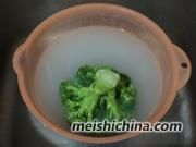 西兰花两吃之---【兰花梗炒肉】