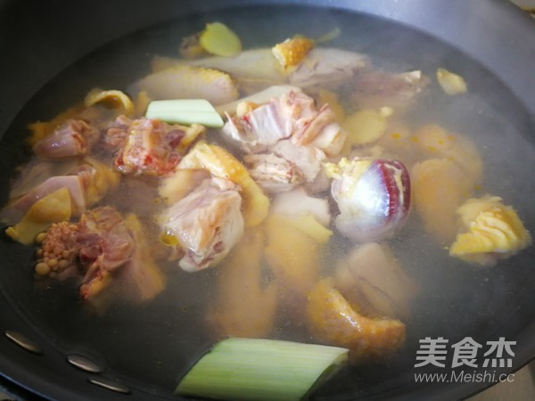 山药土鸡汤的做法