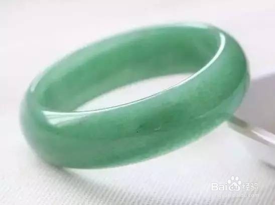 如何辨别翡翠手镯