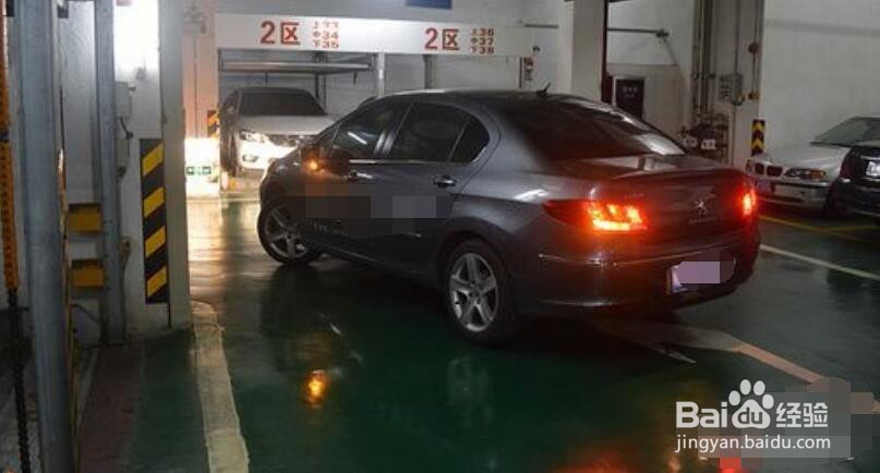 手动挡下底下车库怎么开