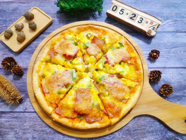 咸蛋黄培根披萨