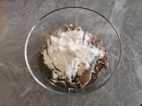 孔雀开屏椒盐虾