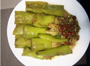 青椒酿金针菇的做法
