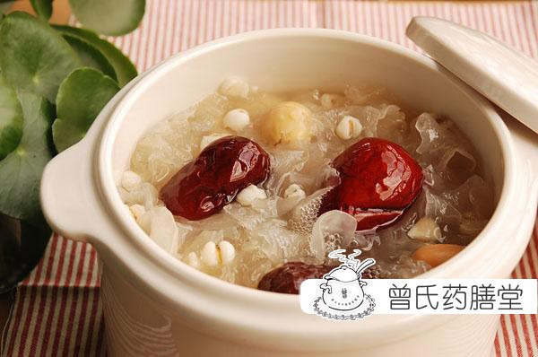 红枣薏米银耳羹