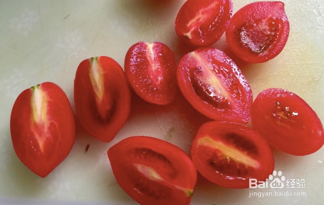 健身减肥营养早餐搭配：香蕉蓝莓麦芬煎蛋配沙拉