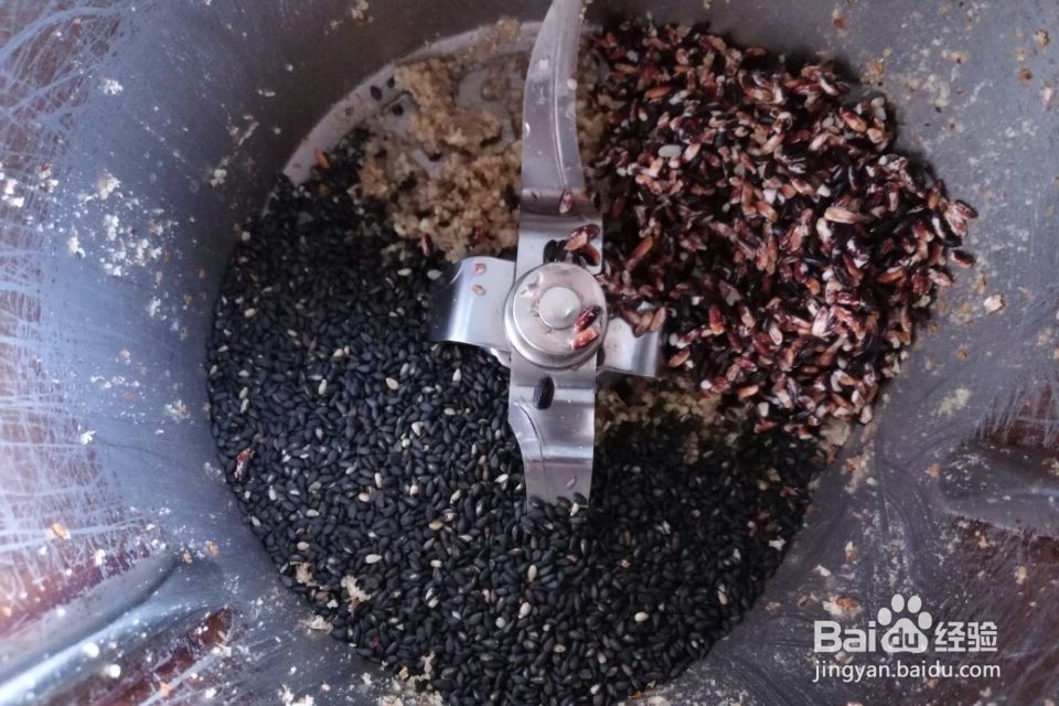 制作简单,香味浓郁的黑芝麻核桃糊