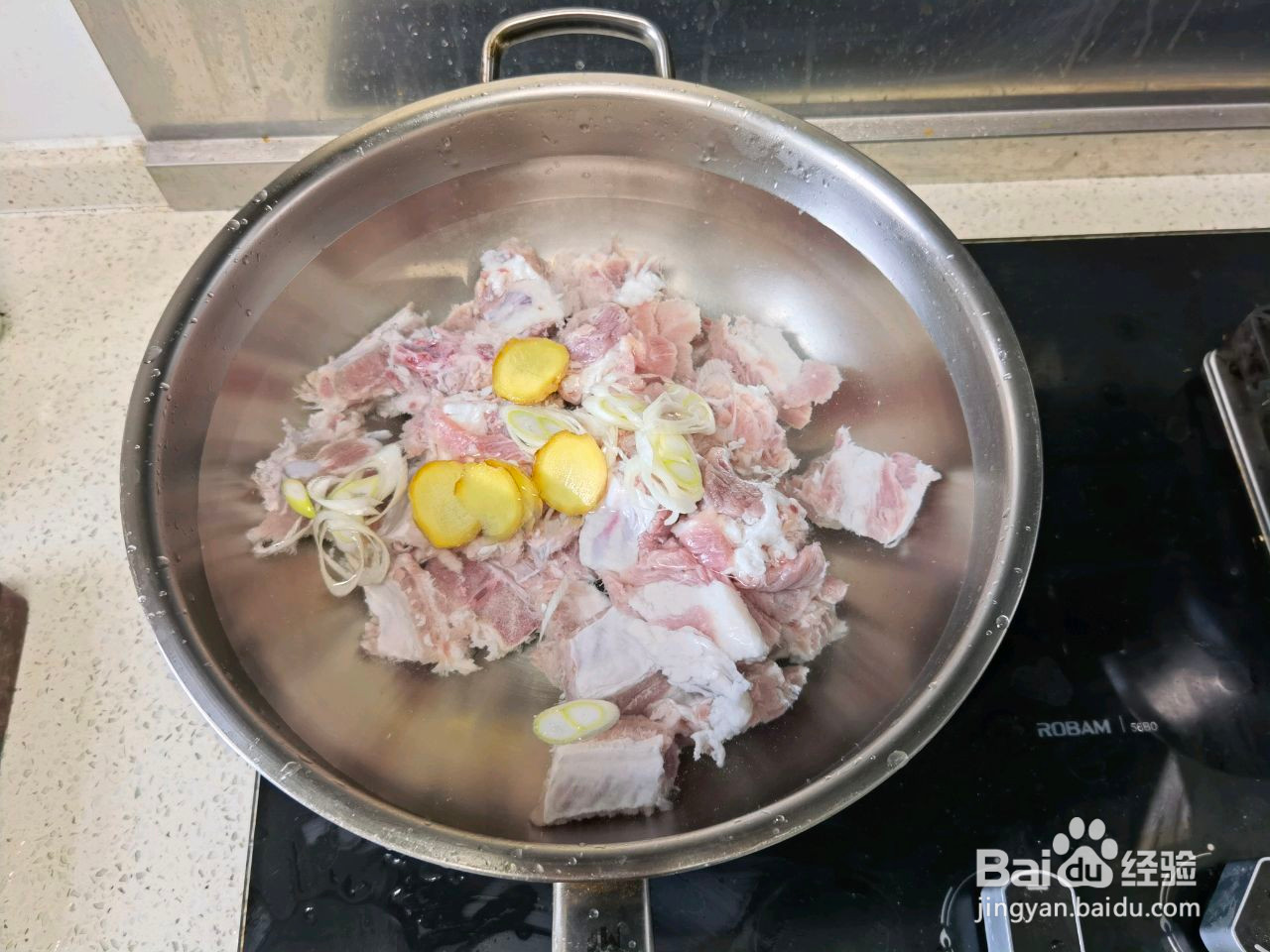 滋补排骨汤月子餐的做法