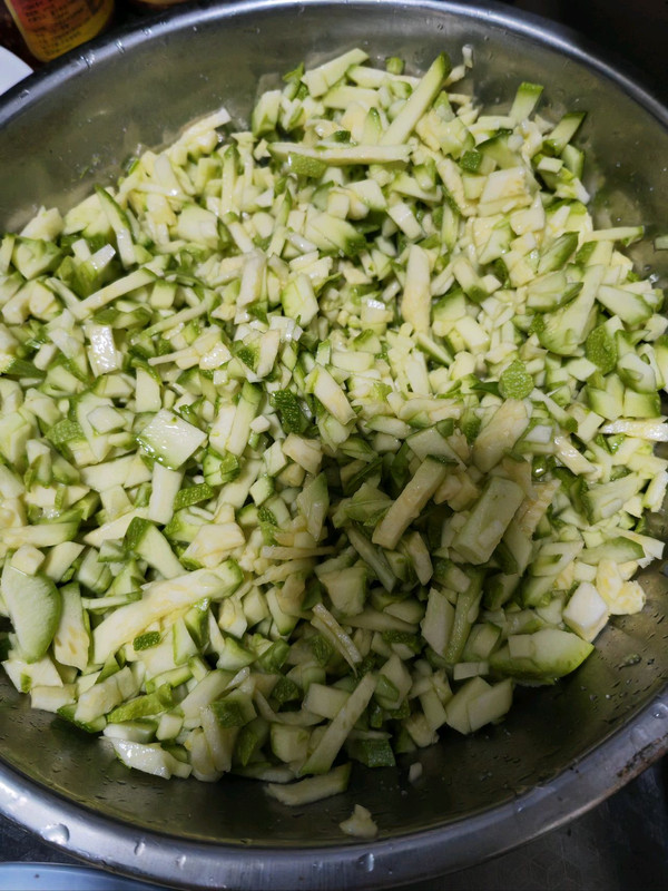 西葫芦虾仁鸡蛋饺子