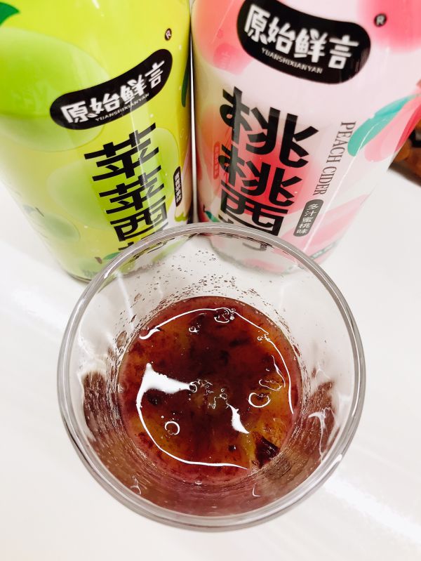 果果桃桃西打气泡水