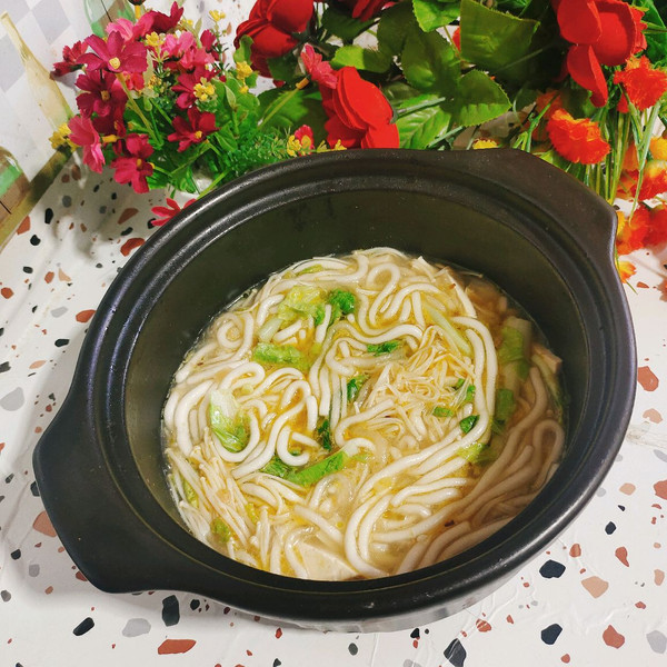 砂锅酸汤土豆粉