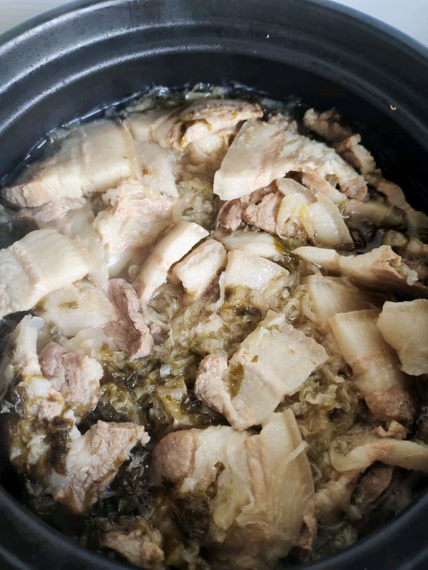 东北砂锅酸菜五花肉