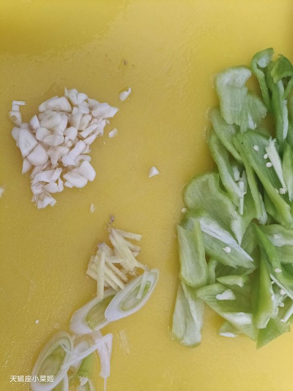 鸡汁尖椒干豆腐