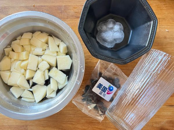 冰冰凉凉蓝莓气泡水