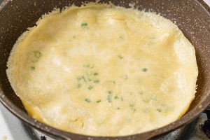 平底锅葱花蛋饼的做法