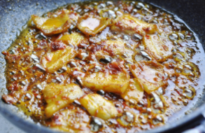 五花肉焖煎豆腐