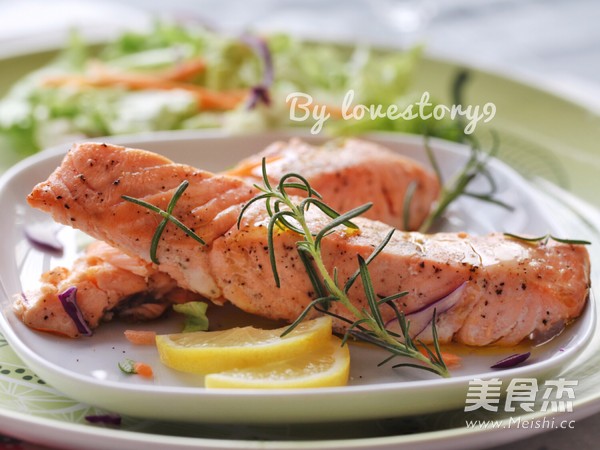 迷迭香煎三文鱼