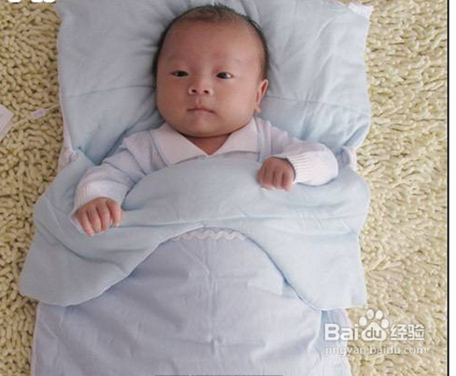 宝宝冬天穿什么睡觉比较好