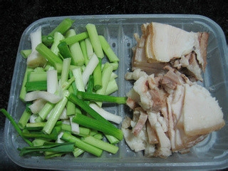 家庭自制蒜苗回锅肉