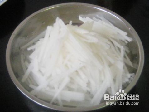 青鱼头萝卜丝汤的作法