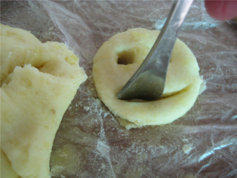 哈哈笑薯饼怎么做呢？快来跟着小编学~