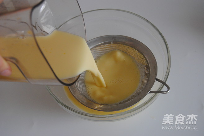 草莓加州葡萄干布丁