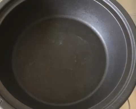 塔吉锅生煎虾，感觉口水已经流下来了！