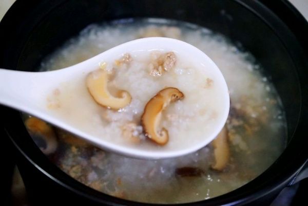香菇肉沫蔬菜粥