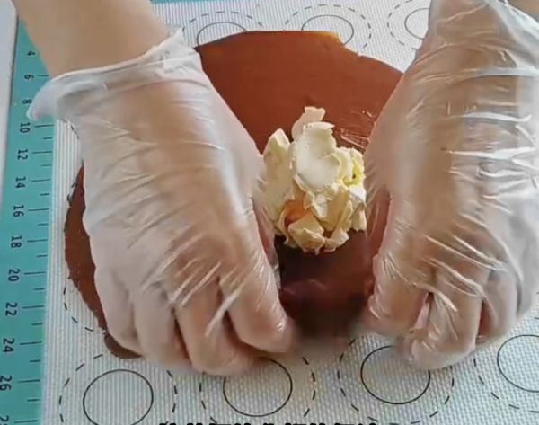 芝士咖啡巧脆珠冰皮月饼