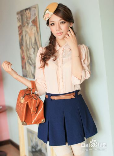 秋天穿出蕾丝的甜美时尚美