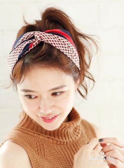 如何利用丝巾玩转整个秋季