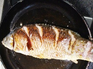 美食汤羹--鲜浓鲤鱼汤