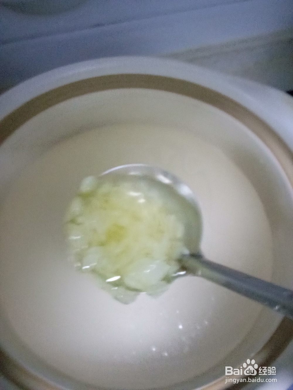 红薯桃胶银耳粥