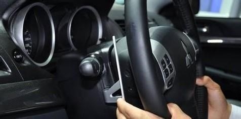 汽车拨片如何使用