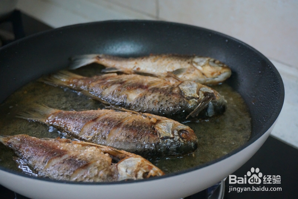 怎么做红烧鲫鱼（家常味）？