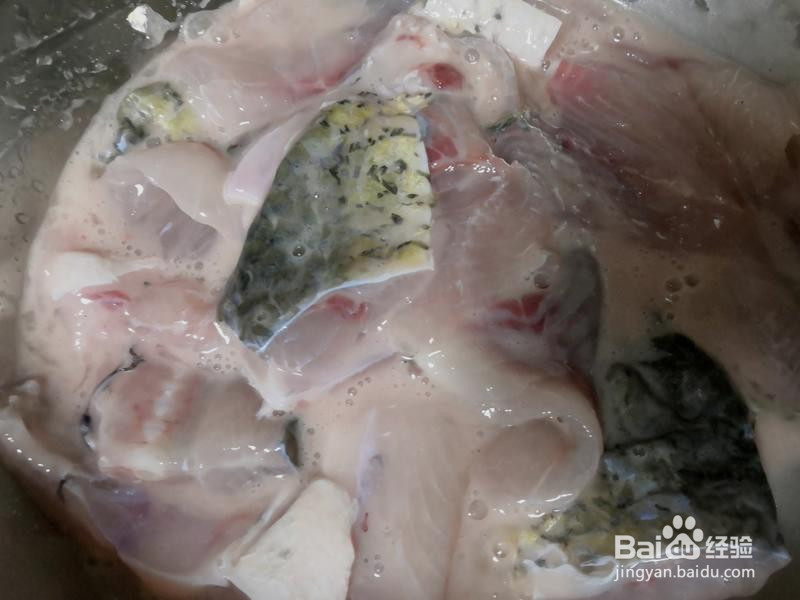 辣白菜鱼片汤的做法