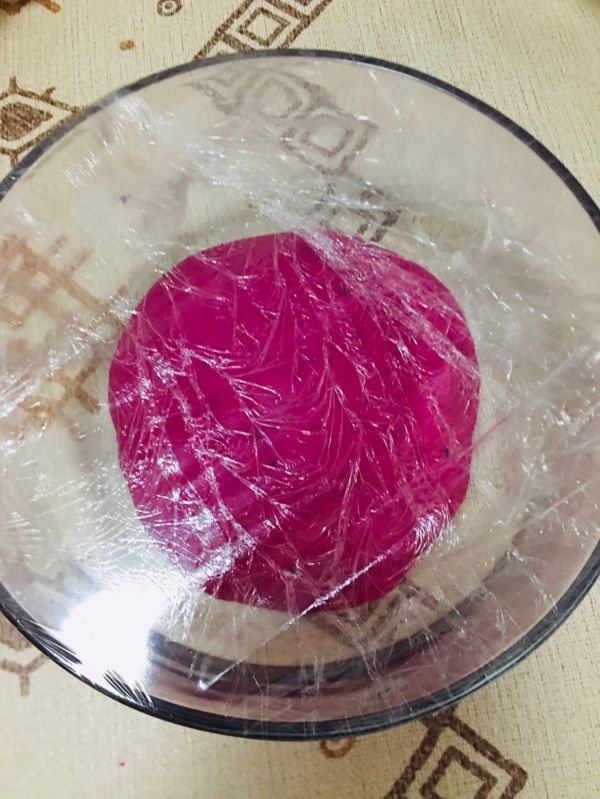 火龙果麻薯坚果软欧包