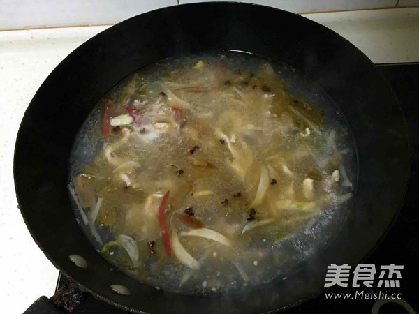 酸菜肉丝米线