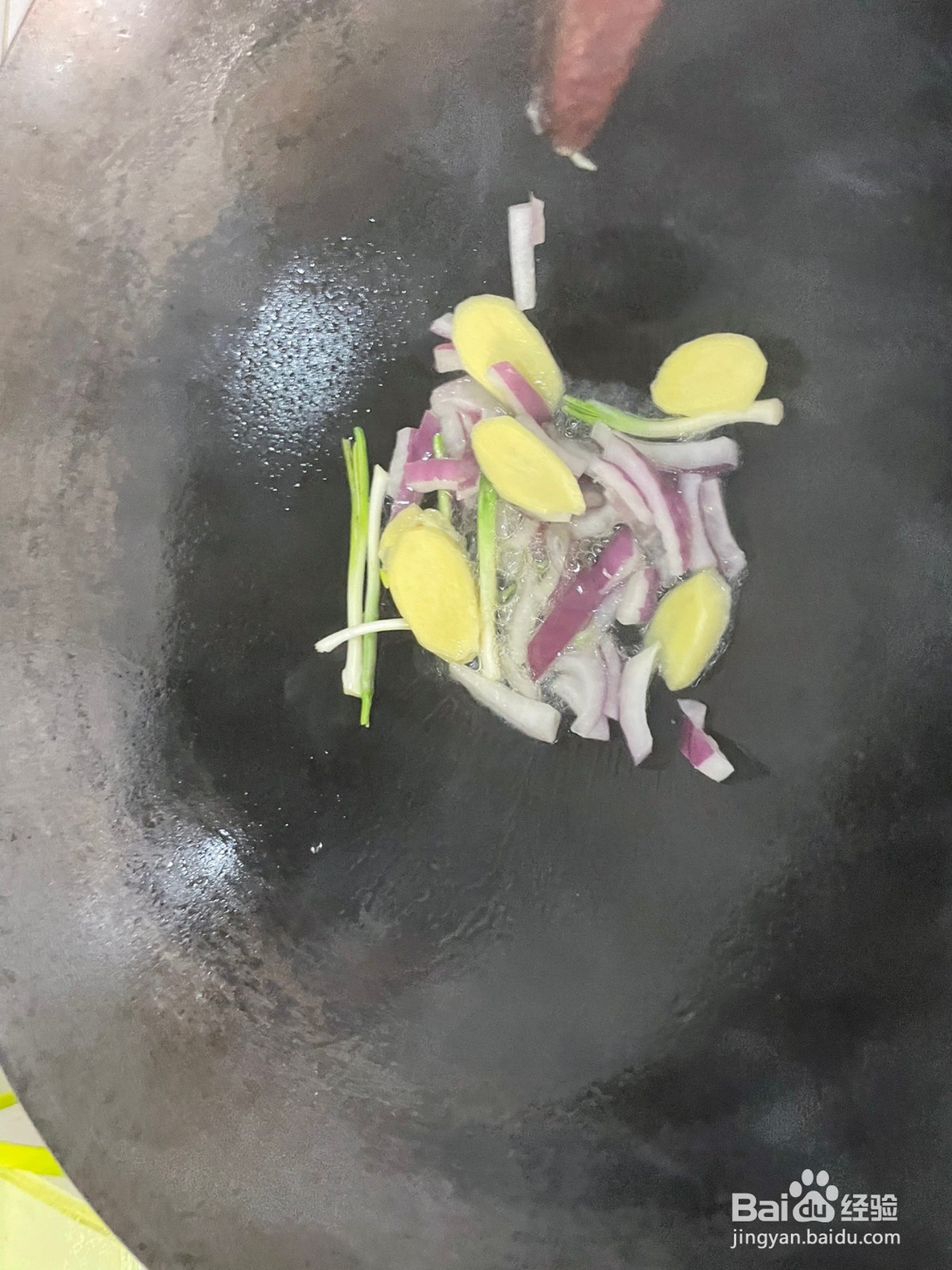 黄豆焖猪蹄的做法