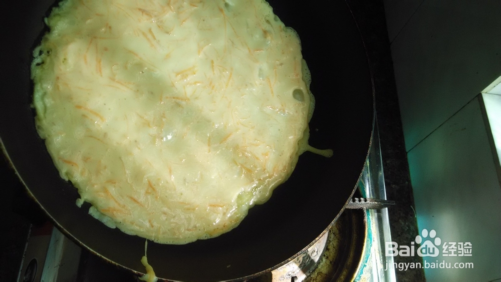 红萝卜鸡蛋饼的做法