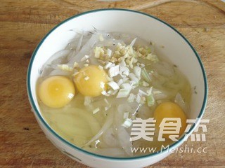 银鱼炒鸡蛋的做法