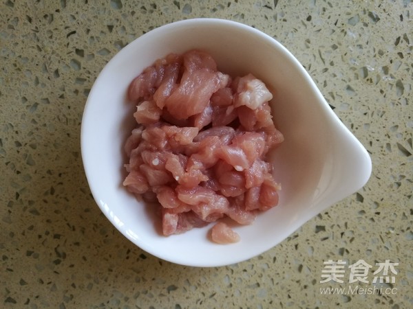 秋葵胡萝卜炒肉丁